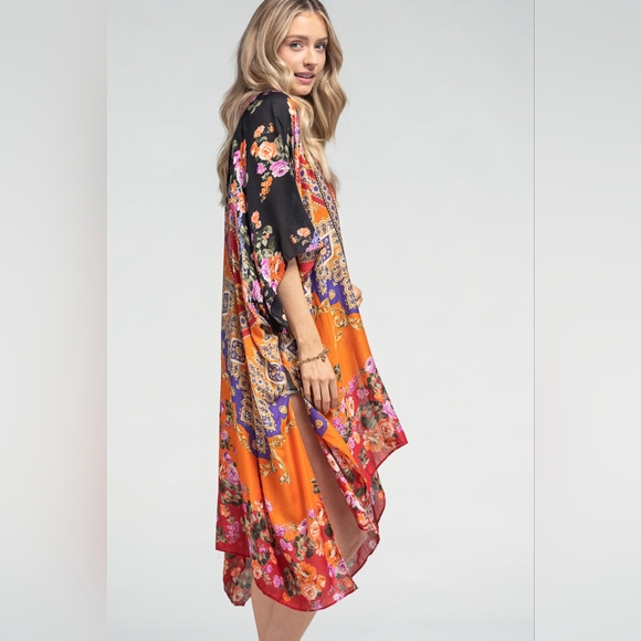 Stunning Floral Italian Print Kimono w Side Slits on Lightweight Jacquard Fabric - Picture 4 of 10